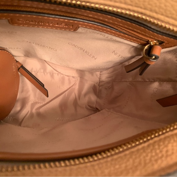 Calvin Klein Cream and Tan Bag - Picture 9 of 12